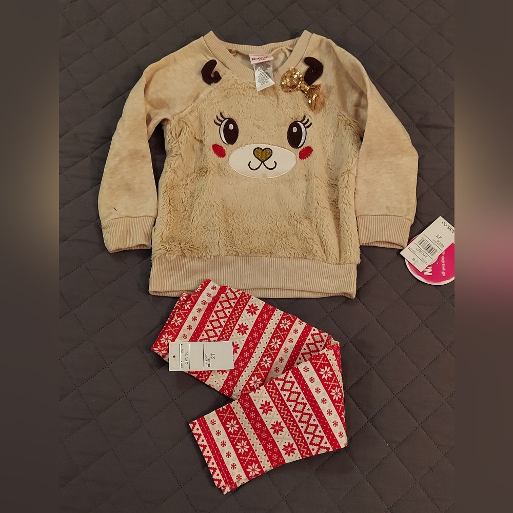 Adorable Beige and Red Reindeer Set